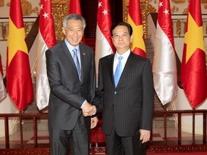 Lee Hsien Loong au Vietnam : une journée fructueuse pour la coopération bilatérale - ảnh 1